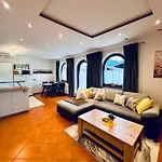 Treffhour Apartman